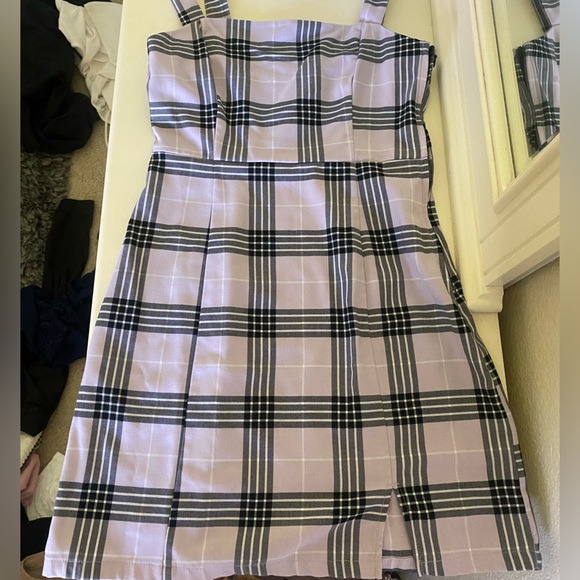 purple plaid dress h&m Never worn, plaid dress from H&M. Straight or square